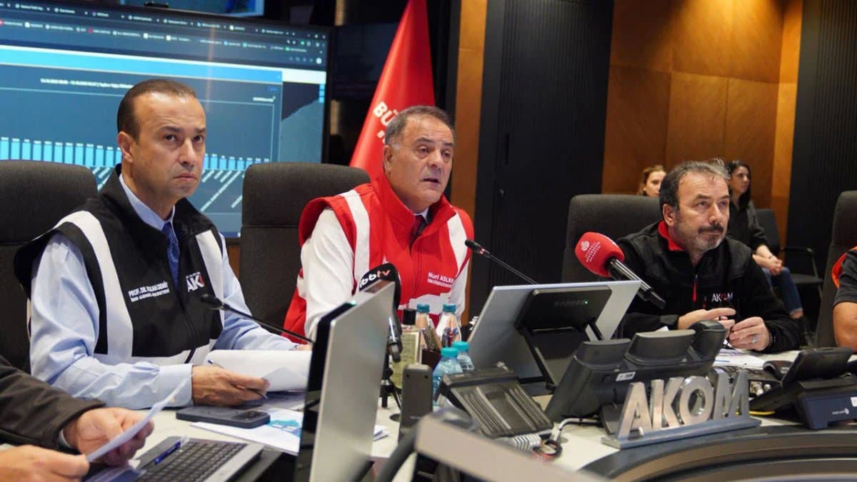 İstanbul’da sağanak sonrası kritik uyarı: Yağış öğle saatlerinde bitecek