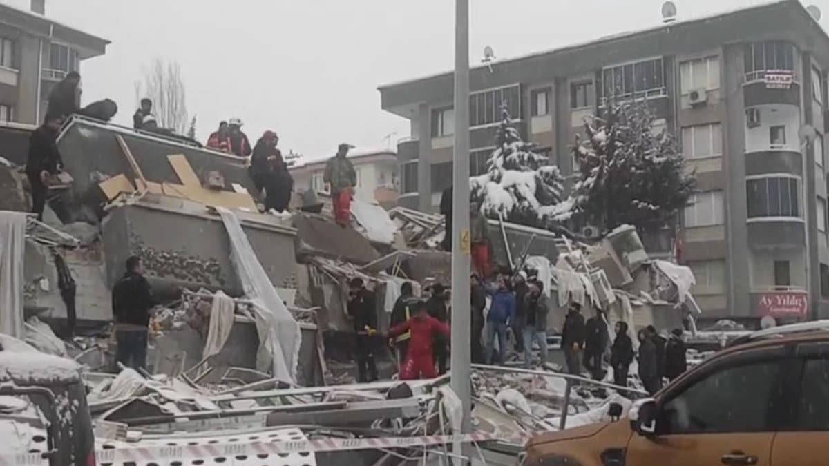 Malatya'da 16 kişinin öldüğü Hayat Sitesi davasında 4 sanığa hapis cezası