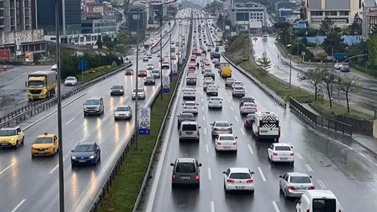 İstanbullular dikkat: D-100'ün Ankara yönünde şerit daraltılıyor