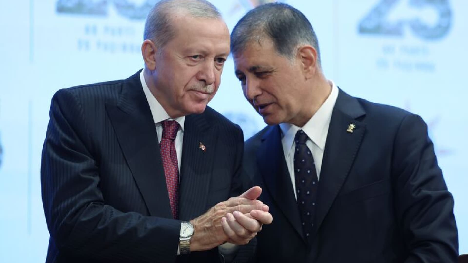 AK Parti'ye geçiş sürecini paylaştı