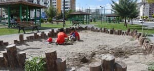 Kocasinan’da parklar, çocuklara toprakla vakit geçirme fırsatı sunuyor