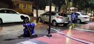 Mersin’de belediye ekipleri taşkın mesaisinde