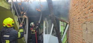 Elektrikli battaniye evi küle çevirdi, yaşlı adam son anda kurtuldu
