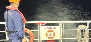 Çanakkale Boğazı'nda sürüklenen tekne kurtarıldı