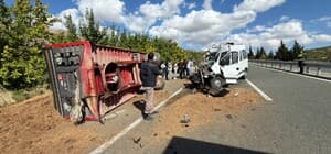 Elazığ'da traktör ile minibüs çarpıştı: 1 yaralı