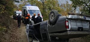Freni tutmayan kamyonet takla attı; 2 yaralı