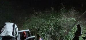 Trabzon'da cip, dereye uçtu; 5 yaralı