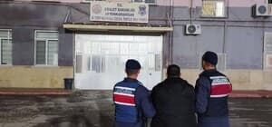 Jandarma aranan 42 kişiyi yakaladı