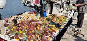 Tekirdağ’da tekneyle denize açılan balıkçılar, 1,5 ton kefal avladı