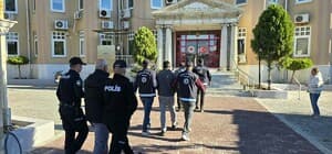 Didim'de 25 kaçak göçmen yakalandı; 3 organizatör tutuklandı