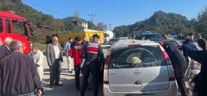 Hafriyat kamyonuna çarpan otomobilin sürücüsü ağır yaralı