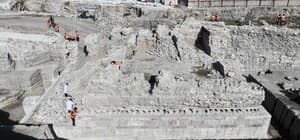 Konya'da tarihi Larende Kapısı ve sur duvarları gün yüzüne çıkarılıyor