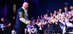 Manisalılar Neşet Ertaş türküleriyle unutulmaz bir gece yaşadı