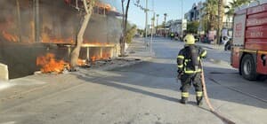 Bodrum'da tadilat yapılan iş yerinin bulunduğu binada yangın
