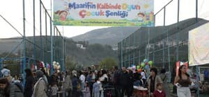 Tunceli'de festival tadında çocuk şenliği