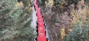 Gümüşhane'de 100 metrelik Türk bayrağıyla Cumhuriyet yürüyüşü düzenlendi