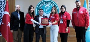 TEKNOFEST’te üçüncülük ödülü getiren projeye Rektör Oğurlu’dan tebrik