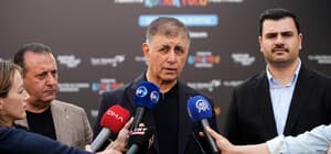 AK Parti Genel Sekreteri İnan, İzmir Kültür Yolu Festivali'ndeki sergileri gezdi: