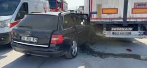 Kütahya’da otomobil tırın dorsesine saplandı: 1 yaralı