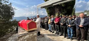 İzmir'de vefat eden Kıbrıs gazisi son yolculuğuna uğurlandı