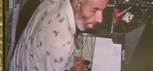 İş yerinden hırsızlık anı güvenlik kamerasında