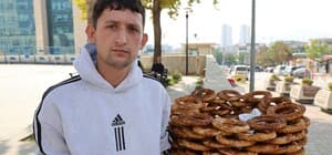 Simit tezgahına not bırakıp KPSS sınavına giren genç: "Aldığı ücreti fazlasıyla içerisine bırakmışlardı"