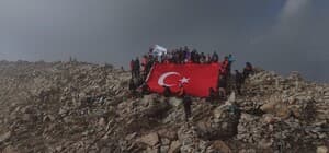 Bingöl Valisi Çelik ve protokolün katılımıyla Sülbüs Dağı'nın zirvesinde Cumhuriyet coşkusu
