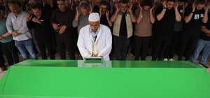 Tekne kazasında hayatını kaybeden doktor, gözyaşlarıyla toprağa verildi