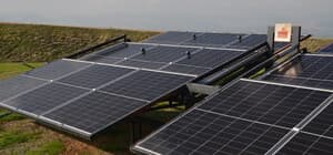 Muşlu çiftçi hibe desteğiyle tarlasına taşınabilir güneş enerjili sulama sistemi kurdu