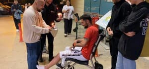 Kazada yaralanan sürücüye hastanede doğum günü sürprizi
