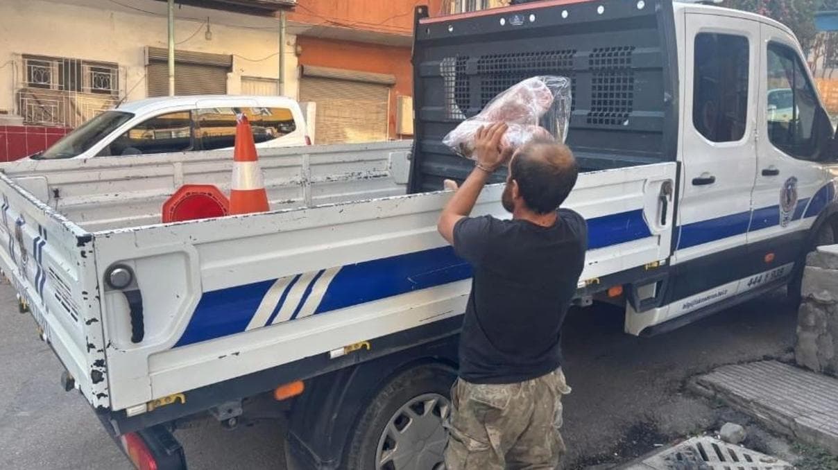 İmha edilmesi gereken bozuk etleri piyasaya sürmeye çalışan 4 şüpheli yakalandı