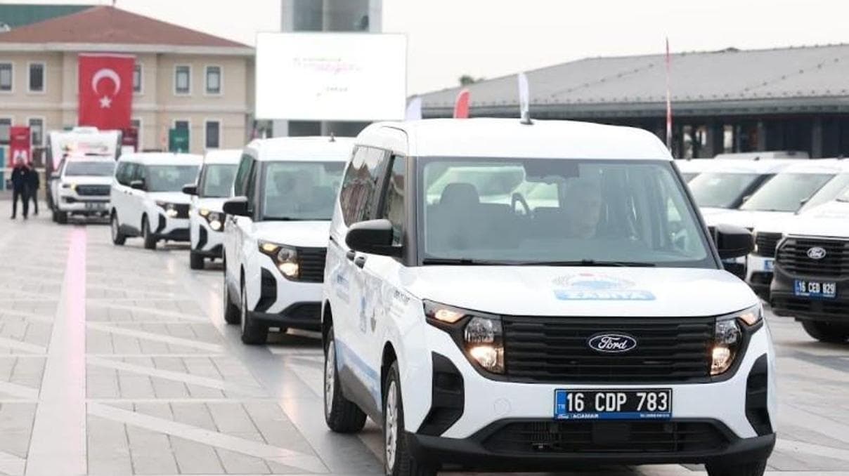 Osmangazi Belediyesi araç filosunu 41 yeni araçla güçlendirdi