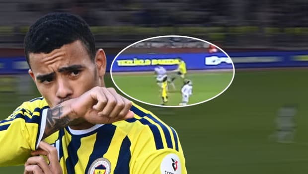 Greenwood’un kırmızı kartı sonrası maç 11’e 11 sürdü