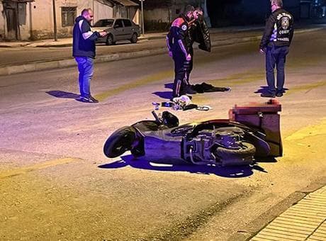 Çorum'da ‘Dur' ihtarına uymayan motosiklet polis memuruna çarptı