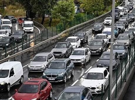 İstanbul Emniyet Müdürlüğü duyurdu: İstanbul'da bazı yollar trafiğe kapatılacak