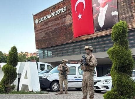 Çukurova Belediyesi'ne operasyon! Gözaltılar var
