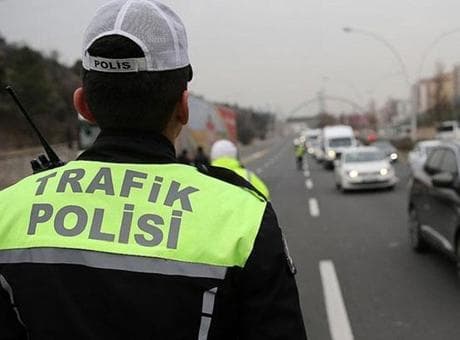 Büyükçekmece'de D-100 kara yolunun bir bölümü 22.00-06.00 saatlerinde trafiğe kapatılacak