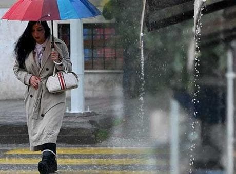 Son dakika... Trakya’ya geldi, Marmara’ya yayılıyor! 2 il için sel uyarısı, İstanbul’a saat verildi