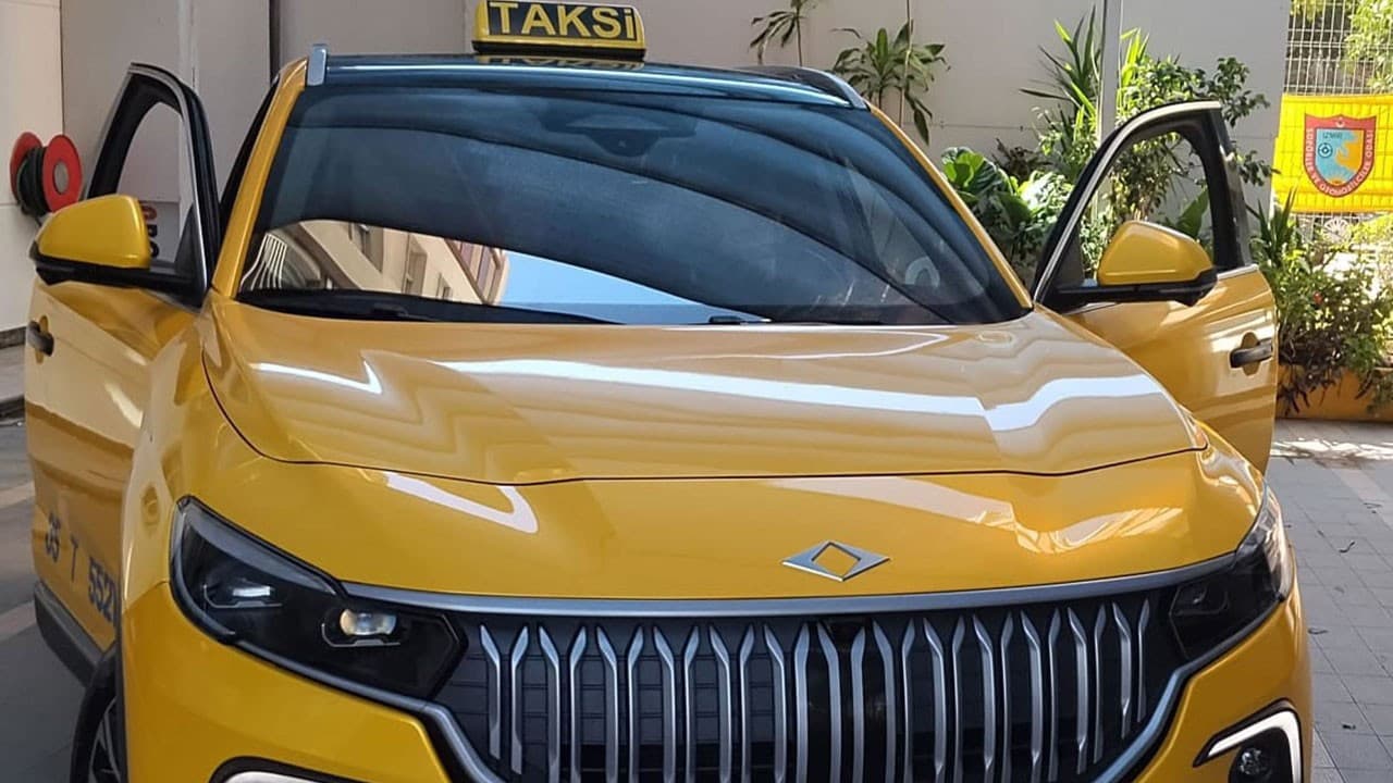 İzmir’de ilk TOGG taksi hizmete başladı