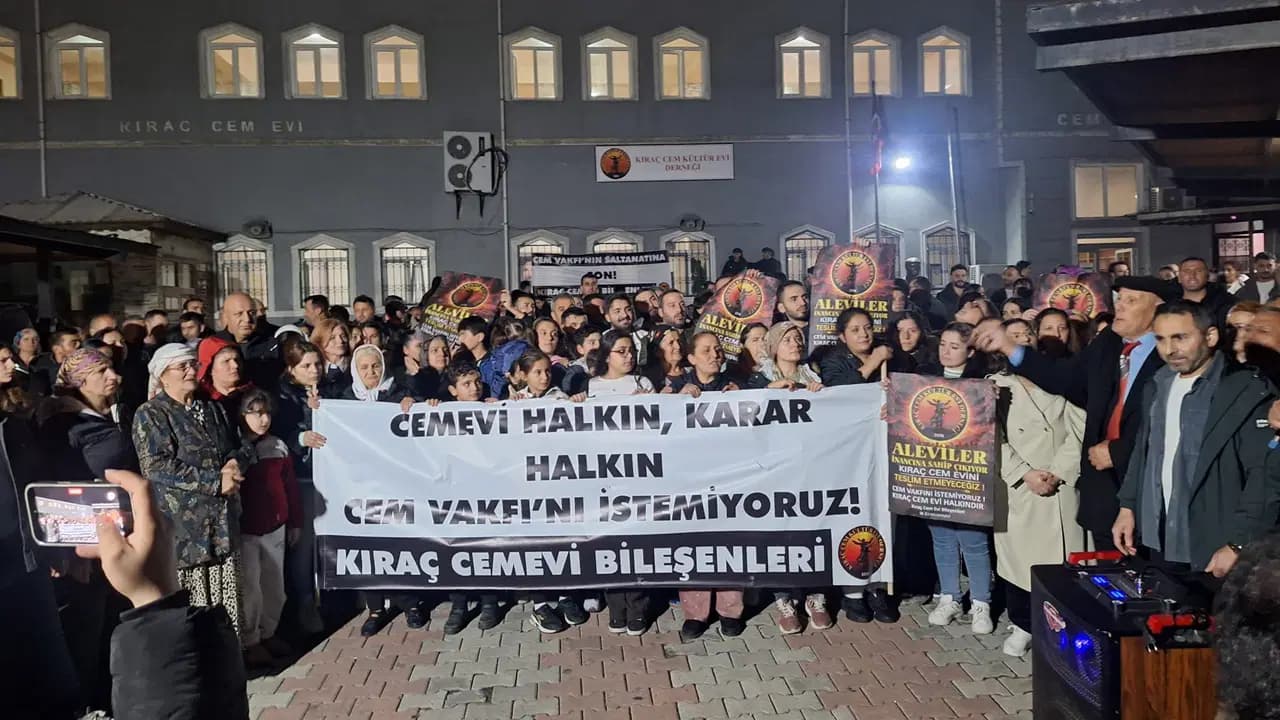 Kıraç Cemevi önünde tahliye kararına protesto
