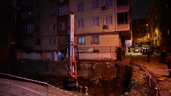 Bahçelievler’de temel kazısı paniği: 2 apartman boşaltıldı, 20 daire tahliye edildi