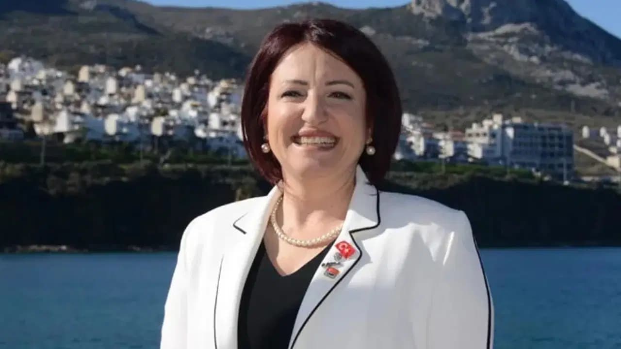 Son dakika... Karaburun Belediye Başkanı İlkay Girgin Erdoğan, YENİ Parti'den istifa etti!