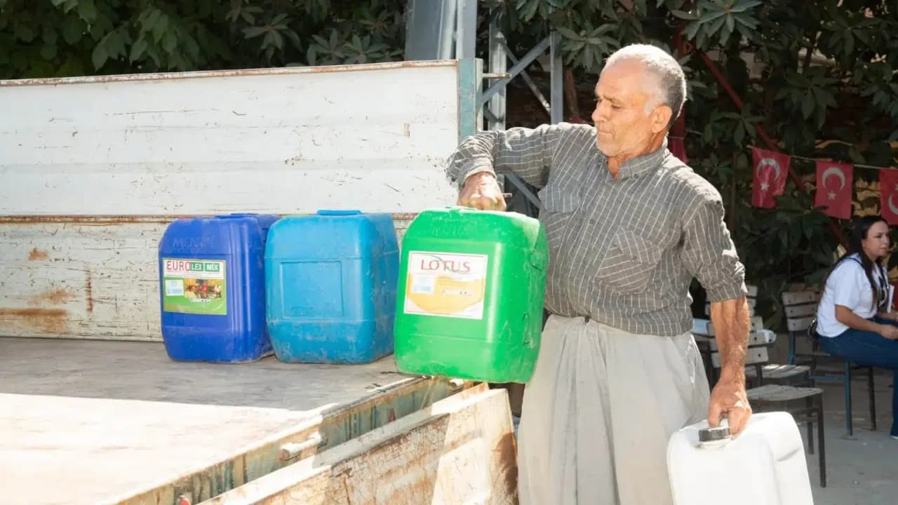Yenişehir Belediyesi’nden çiftçiye 170 bin litreyi aşan gübre desteği