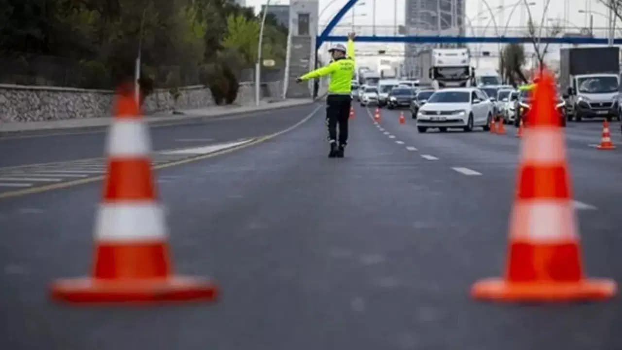 İstanbul'da bugün 16 cadde ve sokak trafiğe kapatılıyor: İşte tam liste!