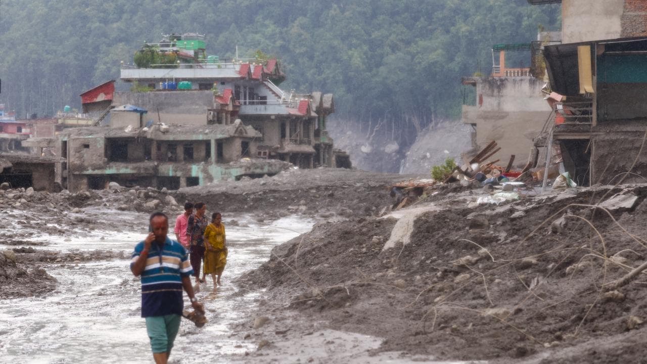 Nepal'de ölümcül sel felaketinin ardından 5.200'den fazla kişi hala kayıp