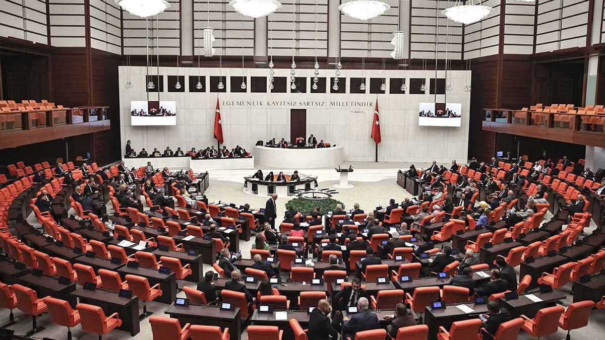 TBMM'de sandalye dağılımı değişti