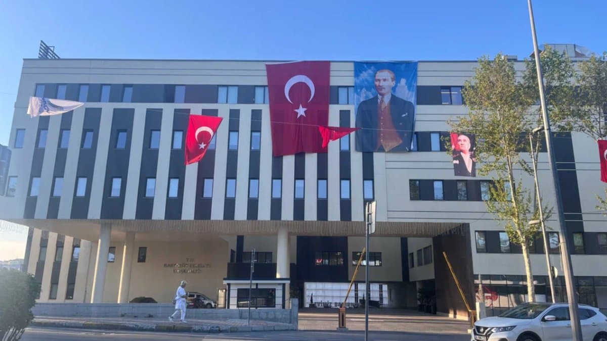 Son dakika! Bakırköy Belediyesi’ne operasyon: Çok sayıda gözaltı kararı var