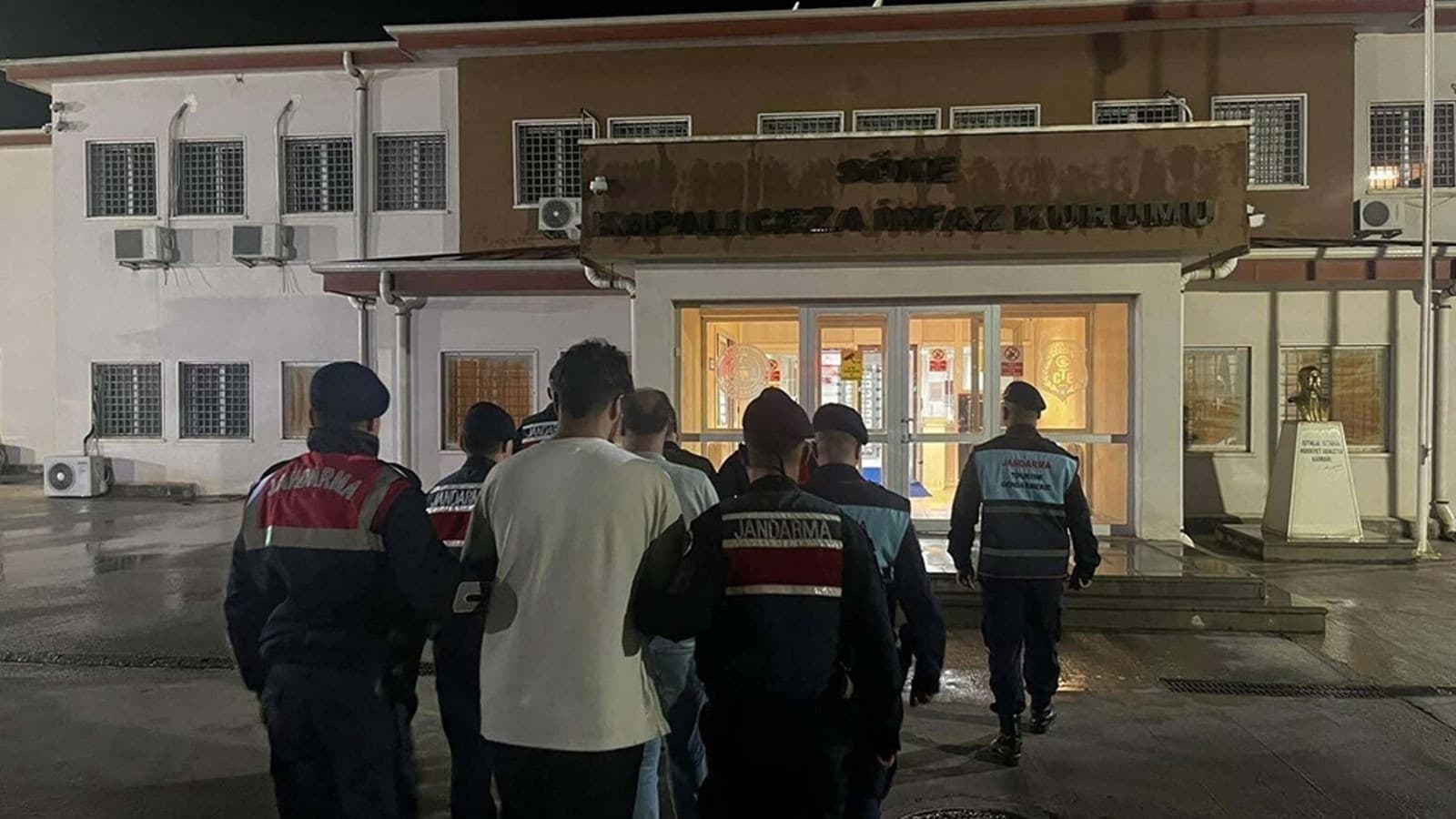 Didim’de otele kaçak göçmen operasyonu: Otel sahibi ve çalışanı tutuklandı