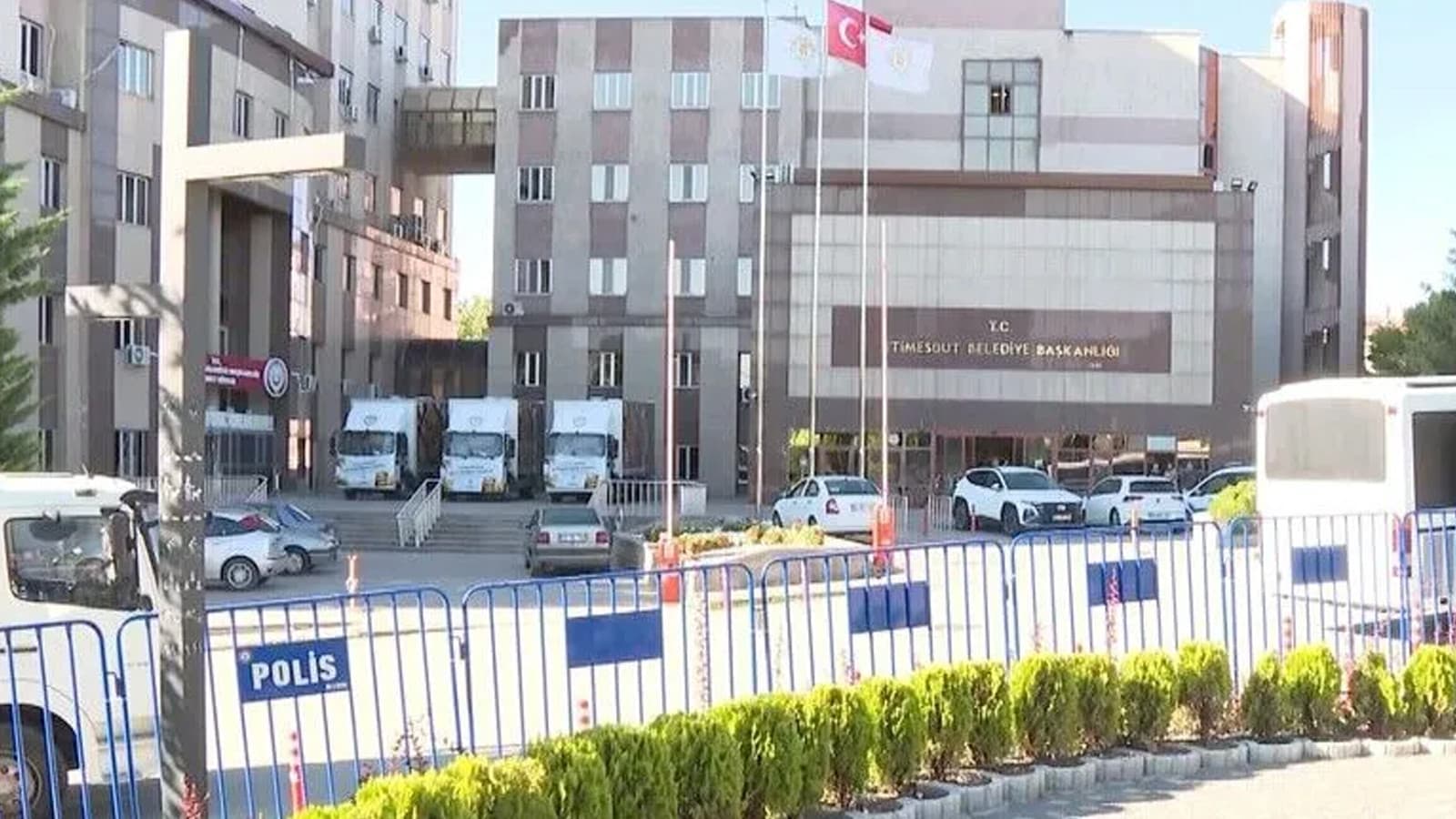 Etimesgut Belediyesine "yolsuzluk" soruşturmasında 7 tutuklama
