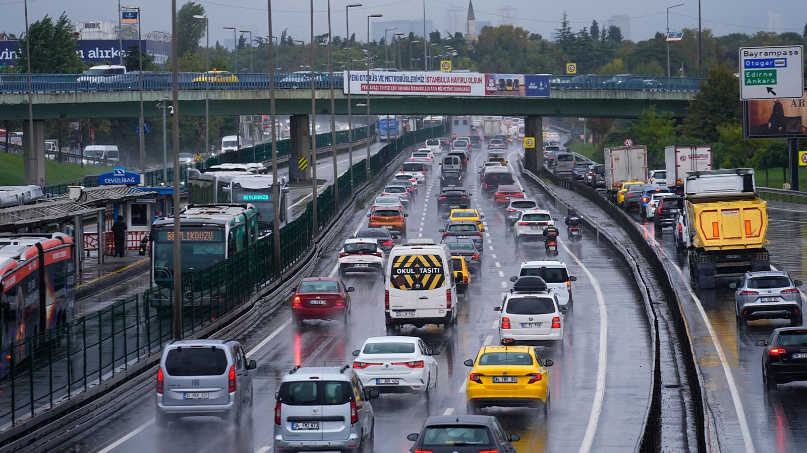 İstanbul'da trafik yoğunluğu yüzde 83'e çıktı
